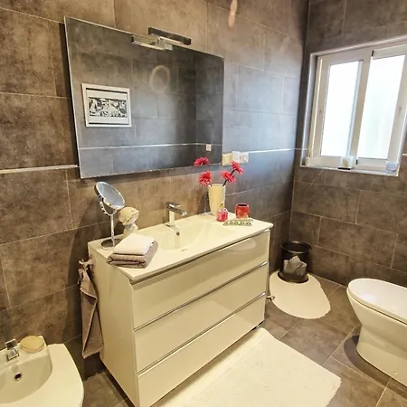 Espaciosa Con Piscina Y Vistas Al Mediterraneo En Villa Torremolinos